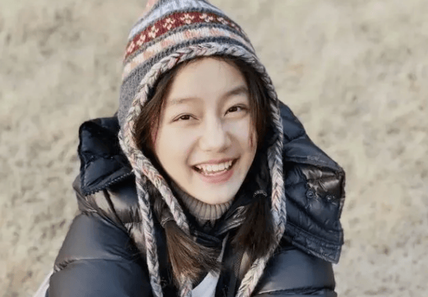 怎么申请皇冠信用網_48岁赵薇“女儿”被全网“禁止整容”怎么申请皇冠信用網，如今17岁变化太大，不敢认