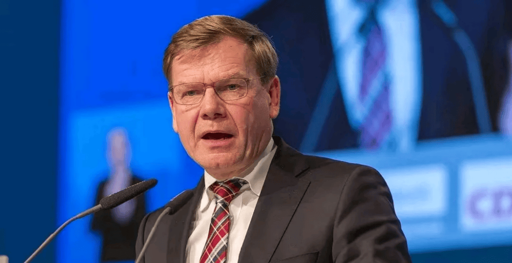 皇冠信用网会员申请_德国外长敦促中方皇冠信用网会员申请，对俄乌冲突“负责”，王毅外长8字回应意味深长！