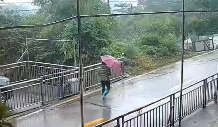 皇冠信用盘登3代理申请_“山上都是吃的皇冠信用盘登3代理申请！”浏阳74岁老人走失6日奇迹生还！家人：找到时她还提醒我们别滑了