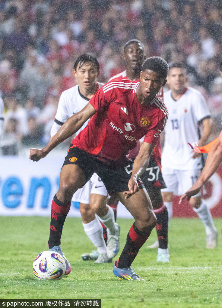 皇冠代理登1租用_曼联6000万镑抢人!姆贝乌莫确定加盟后皇冠代理登1租用,红魔三大引援计划曝光