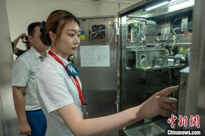 皇冠网
_探秘成都地铁停运后4小时:为何难以24小时运营