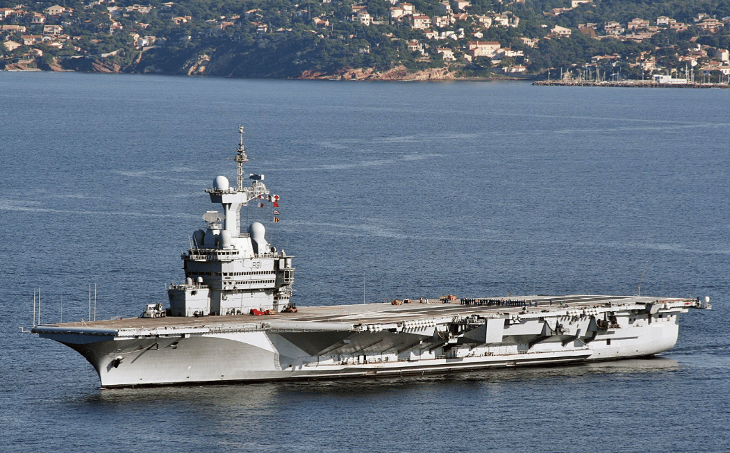 皇冠信用网最新地址_法国航母刚进入南海皇冠信用网最新地址,迎面遇上40艘中国军舰?法高官称做好开战准备,比美舰受尊重