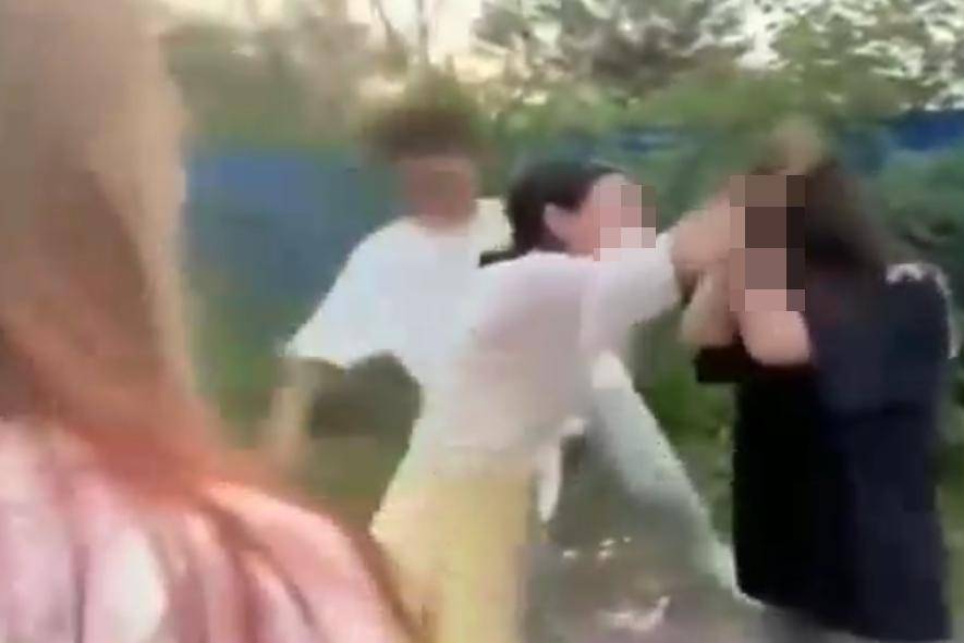 皇冠信用网去哪里弄
_江西万载曝出多段未成年人围殴视频皇冠信用网去哪里弄
,霸凌者叫嚣“我没16岁欢迎报警”