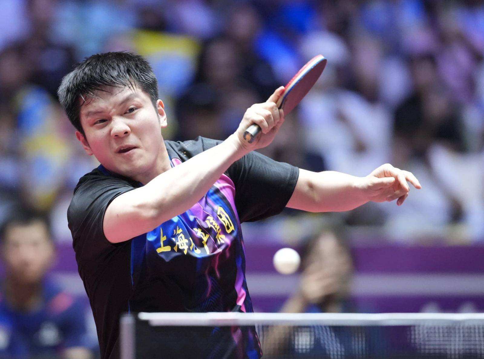 皇冠信用网_乒超联赛卫冕冠军演逆转 樊振东13连胜难救主