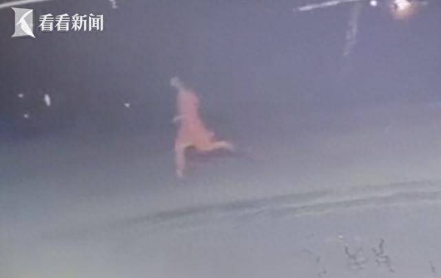 皇冠信用盘如何注册_印度残疾女孩被摩托党围堵轮奸皇冠信用盘如何注册，事发地距警察哨所仅20米