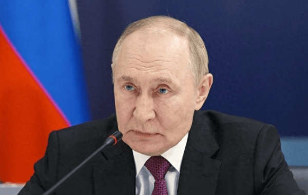 皇冠信用网代理_果然不出中国所料！一回到俄罗斯皇冠信用网代理，普京立马办了两件大事，特朗普高兴早了？乌克兰下场太惨