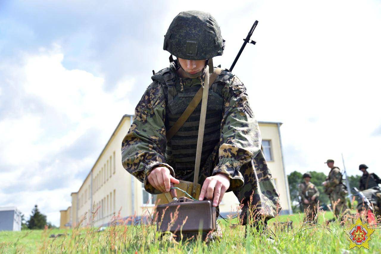 英格兰北部东部甲组联赛_乌克兰爆出猛料英格兰北部东部甲组联赛，白俄罗斯即将宣布紧急戒严，组三国联军直扑基辅